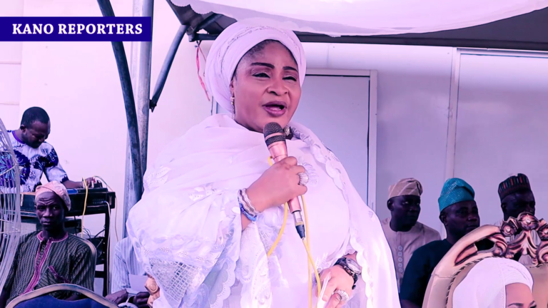 KANO: 150 women recieves iftar package from Bomarah Foundation. As Oba Yoruba Kano sues for peace