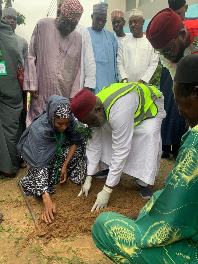 Kano HOS  Loud Climate Alarm, Gets 50,000 Seedlings from ACReSAL