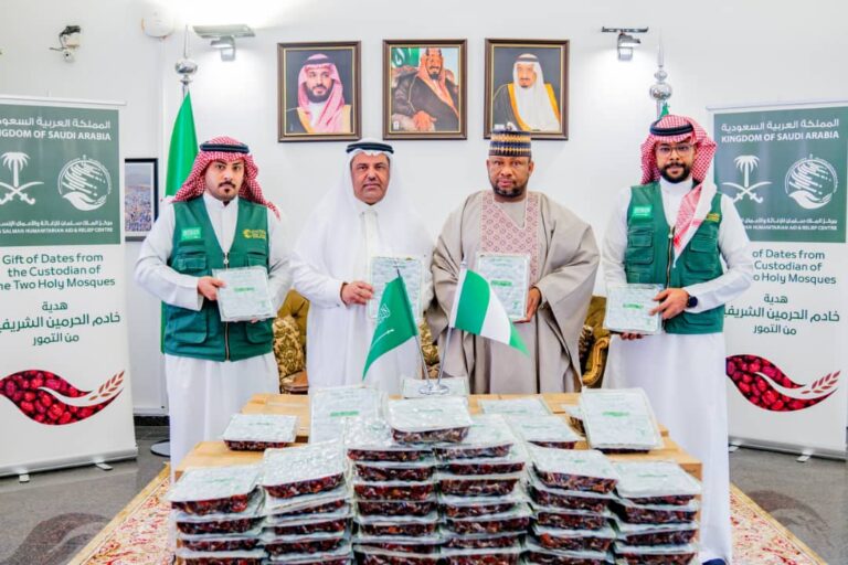Saudi Arabia donates 100 tonnes of dates to Nigeria